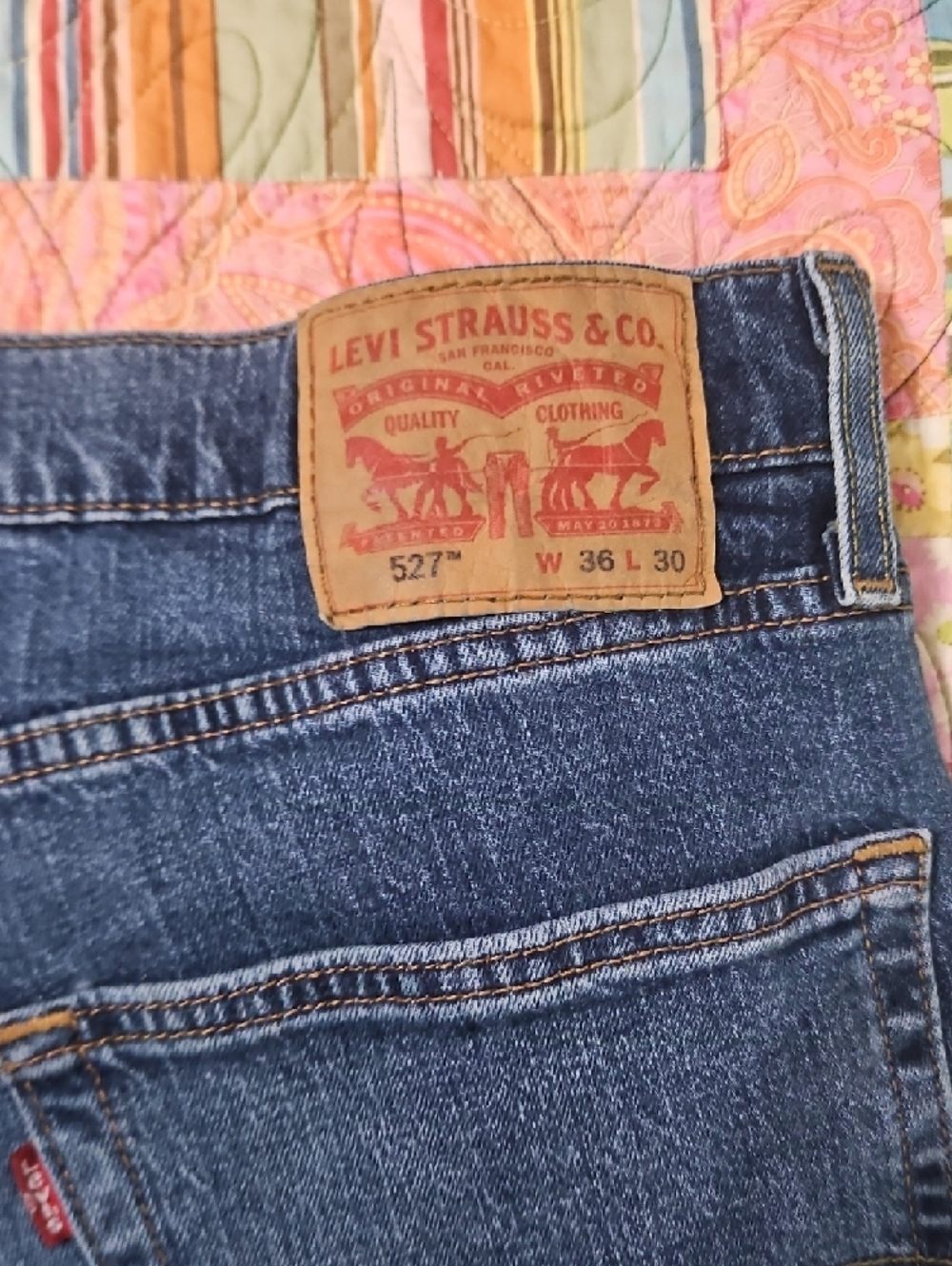 Men's Levi Blue Denim Jeans 36x30 - Picture 2 of 5
